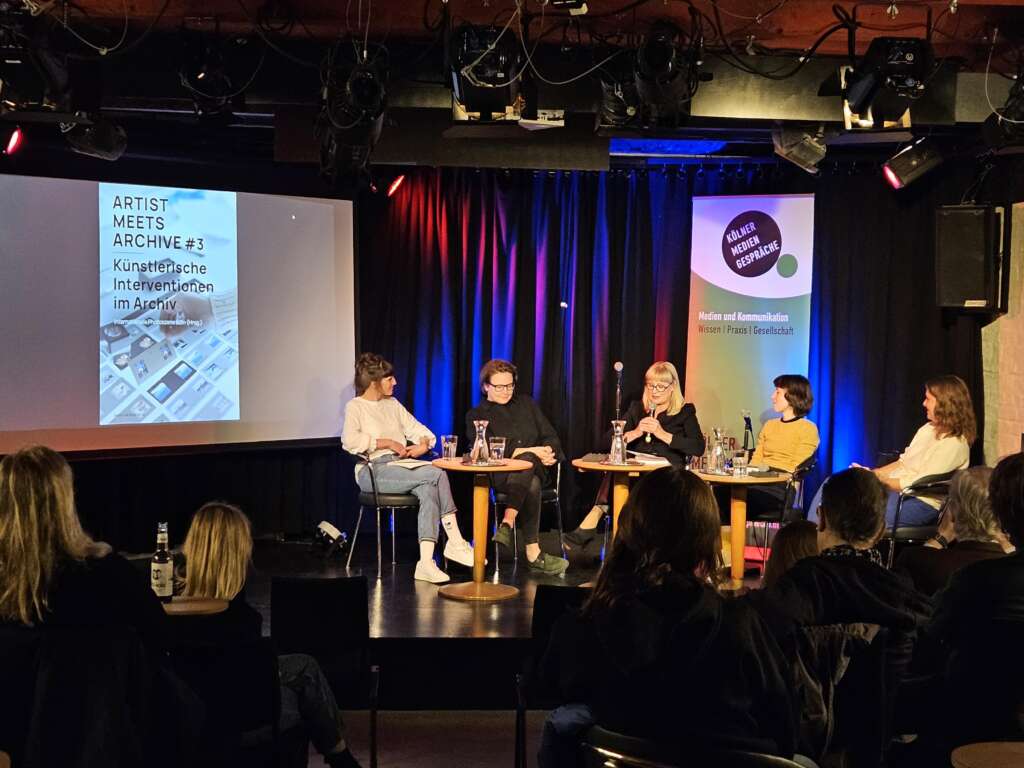Das Panel der Kölner Mediengespräche zu Artist Meets Archive #3.