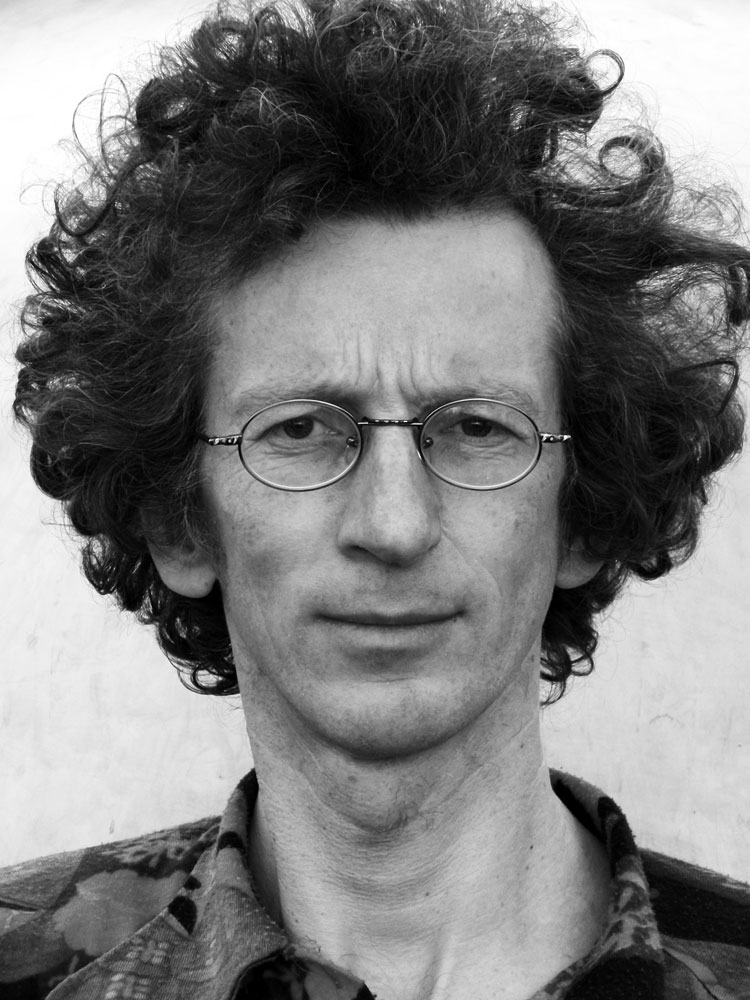 Porträtfoto von Rainer Totzke beim Herbert von Halem Verlag
